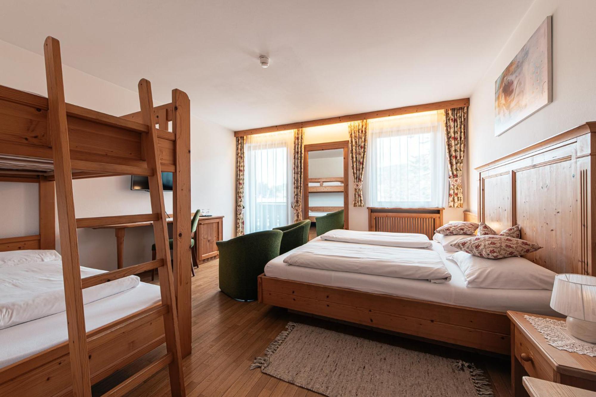 Hotel Goldene Rose Weisberg-Taisten Buitenkant foto