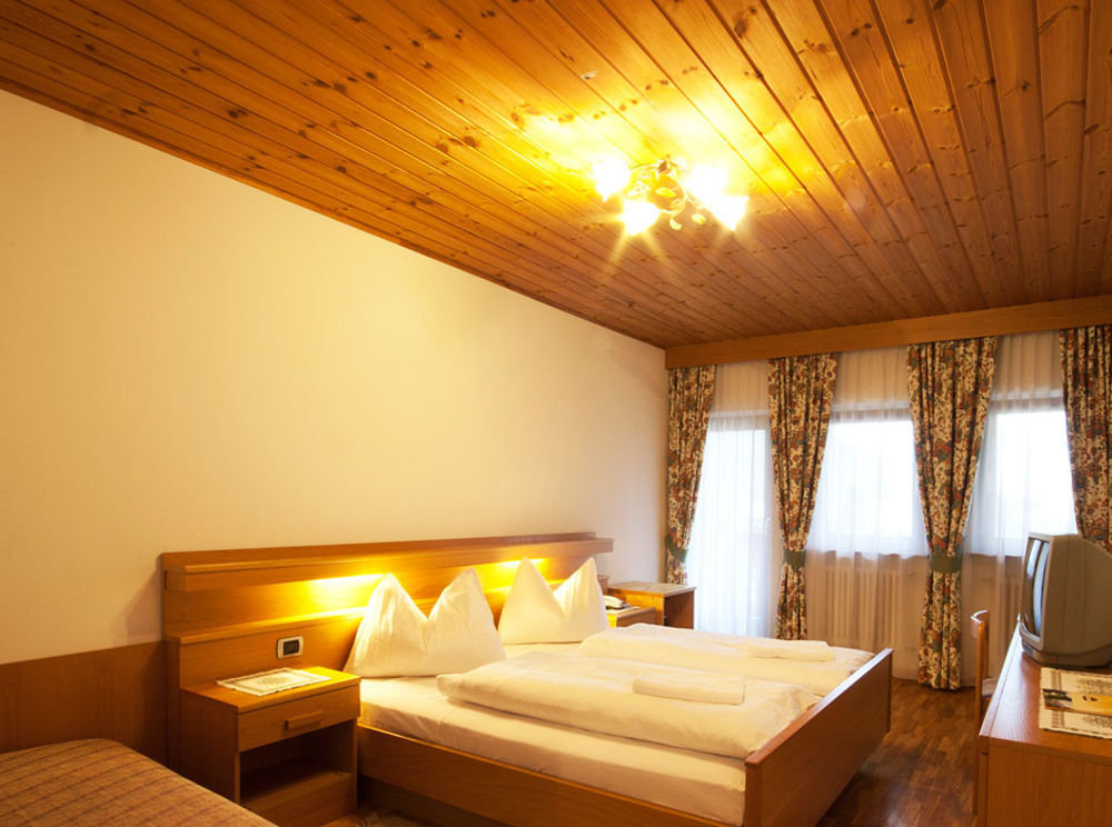 Hotel Goldene Rose Weisberg-Taisten Buitenkant foto